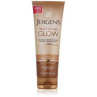 Jergens Glow Daily Moisturizer Med a Tan, 7.5 onza, estuches pueden variar ligeramente